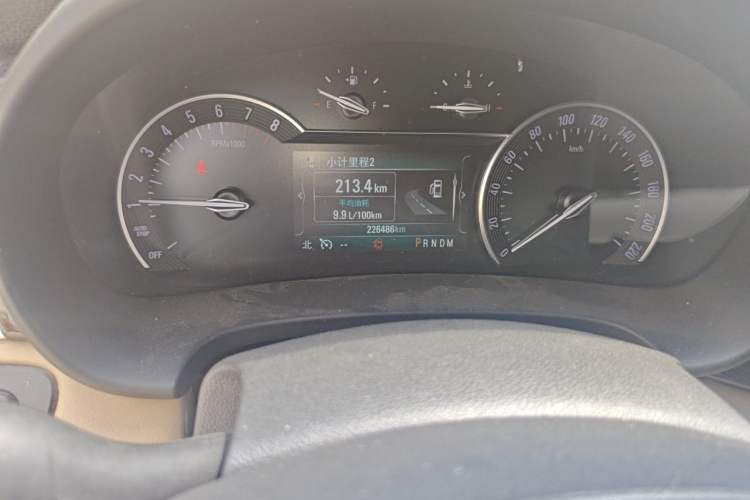 Used Buick GL8 2017 ES 28T Premium Version China V Standard Odometer Close Up