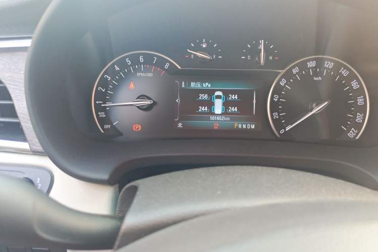 Used Buick GL8 2017 ES 28T Comfort Model China V Standard Odometer Close Up