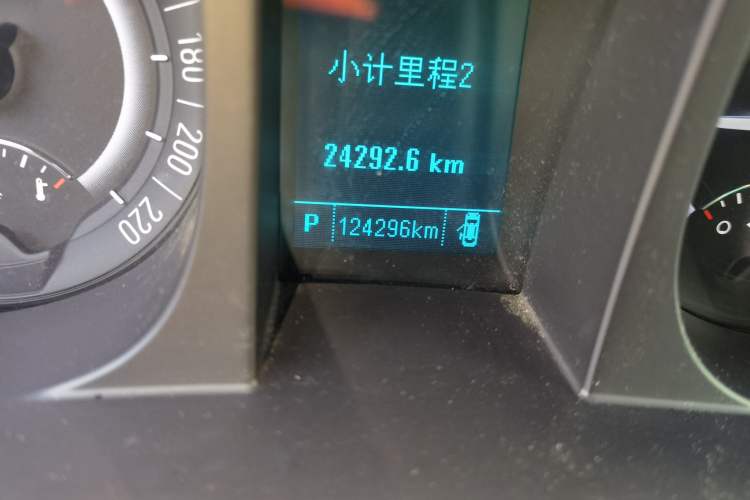 Used Buick GL8 2017 25S Luxury Version China V Standard Odometer Close Up