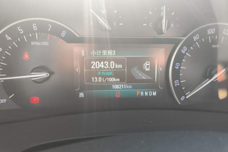 Used Buick GL8 2017 ES 28T Luxury Model China V Standard Odometer Close Up