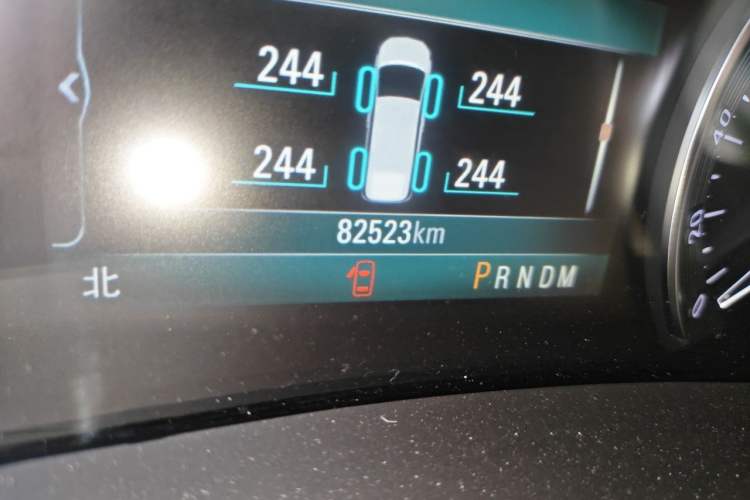 Used Buick GL8 2017 ES 28T Flagship Model China V Standard Odometer Close Up