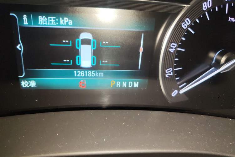 Used Buick GL8 2017 ES 28T Premium Version China V Standard Odometer Close Up