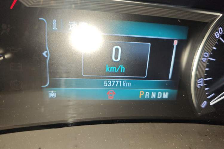 Used Buick GL8 2017 ES 28T Premium Version China V Standard Odometer Close Up