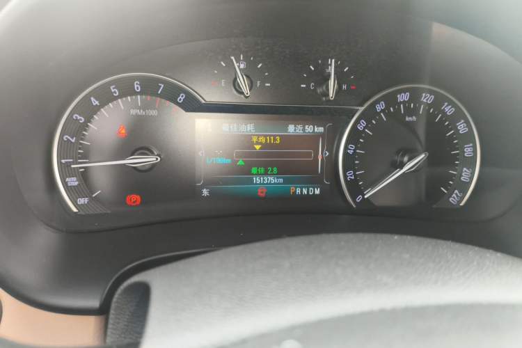 Used Buick GL8 2017 ES 28T Luxury Model China V Standard Odometer Close Up