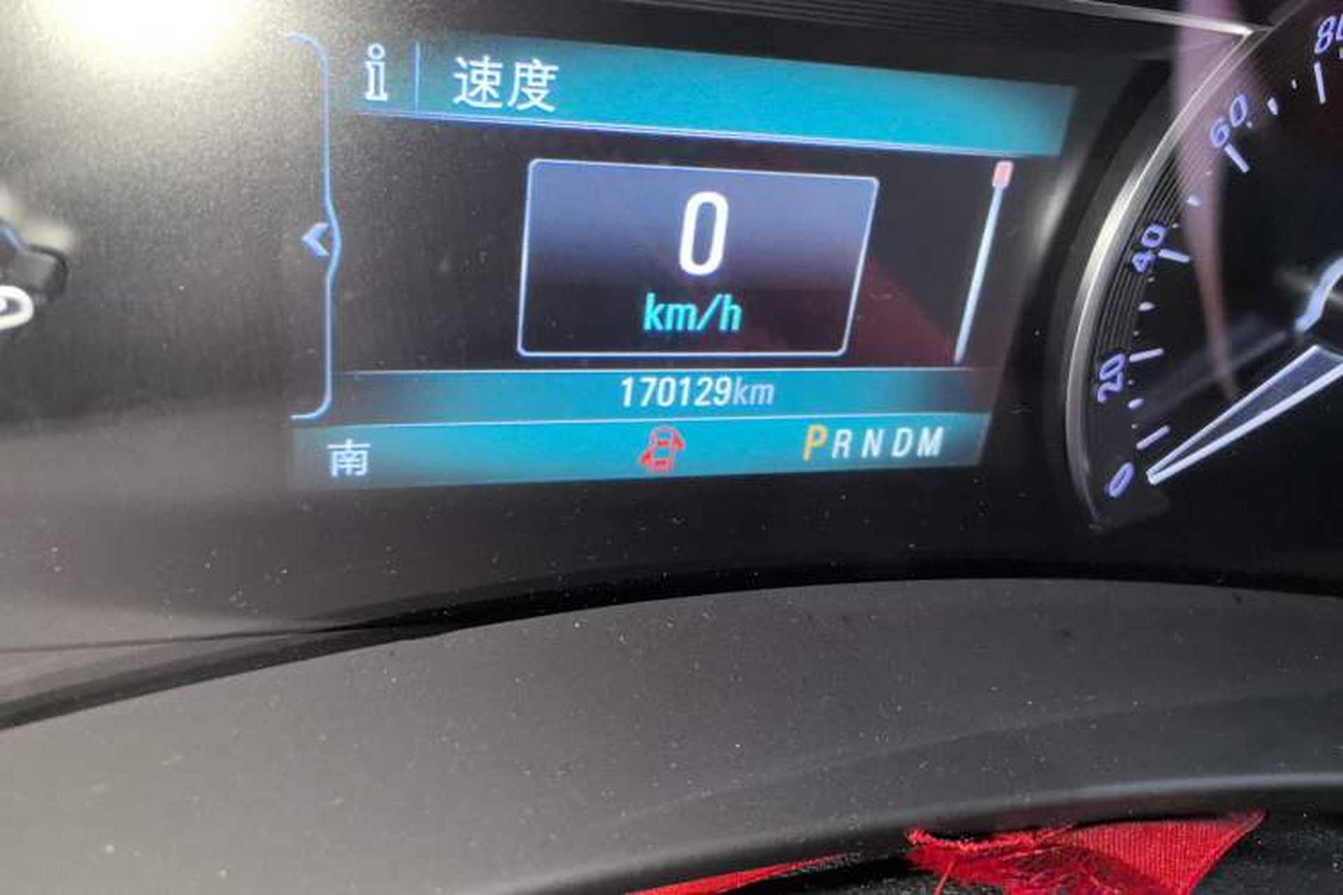 Used Buick GL8 2017 ES 28T Comfort Model China V Standard Odometer Close Up