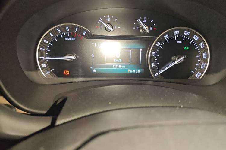 Used Buick GL8 2017 ES 28T Premium Version China V Standard Odometer Close Up