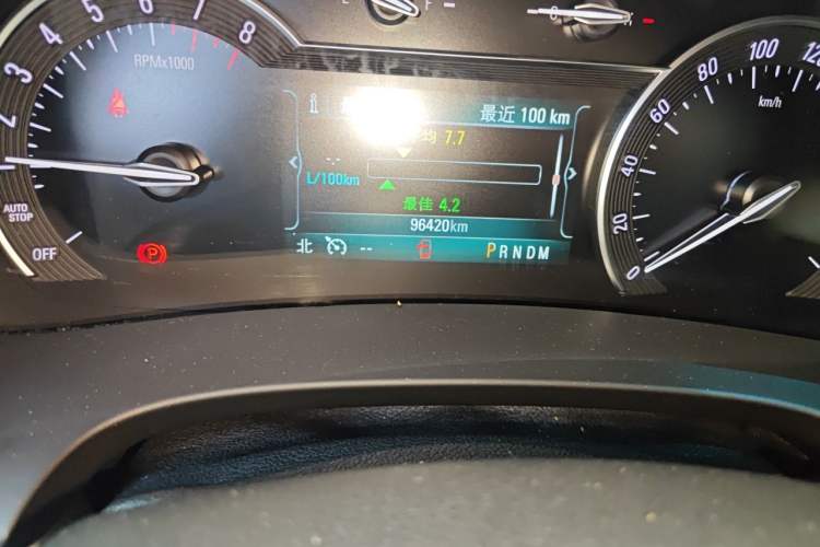 Used Buick GL8 2017 ES 28T Luxury Model China V Standard Odometer Close Up
