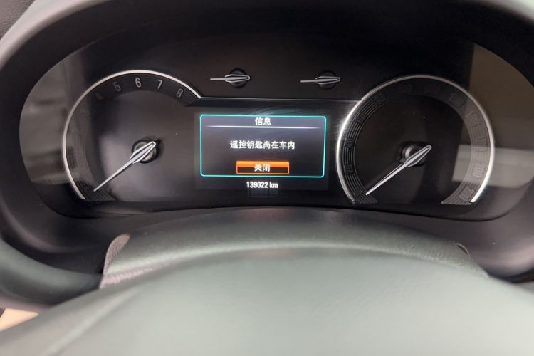 Used Buick GL8 2017 ES 28T Premium Version China V Standard Odometer Close Up