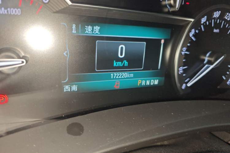Used Buick GL8 2017 ES 28T Luxury Model China V Standard Odometer Close Up