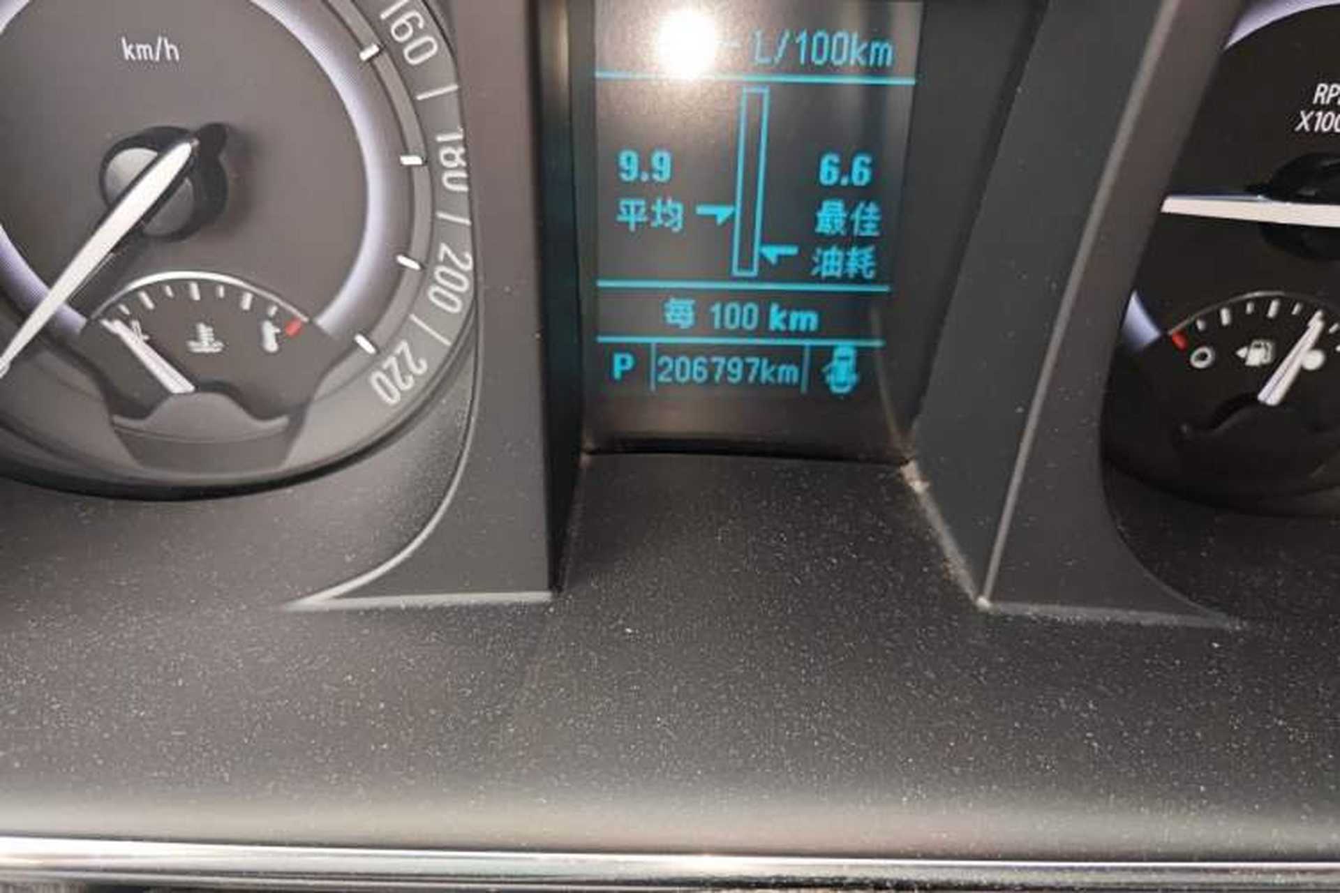 Used Buick GL8 2017 25S Comfort Version China V Standard Odometer Close Up