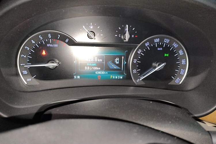 Used Buick GL8 2017 ES 28T Comfort Model China V Standard Odometer Close Up