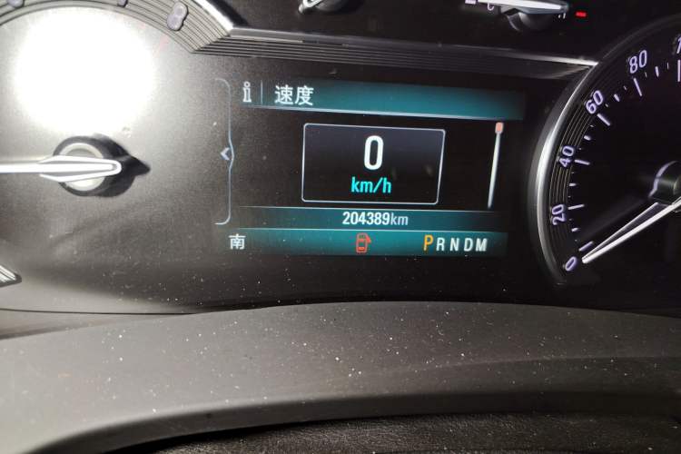 Used Buick GL8 2017 ES 28T Flagship Model China V Standard Odometer Close Up