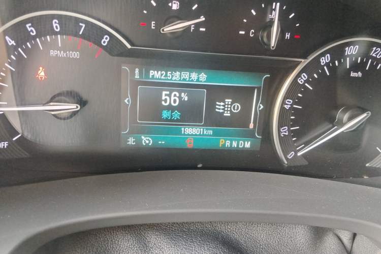 Used Buick GL8 2017 ES 28T Luxury Model China V Standard Odometer Close Up