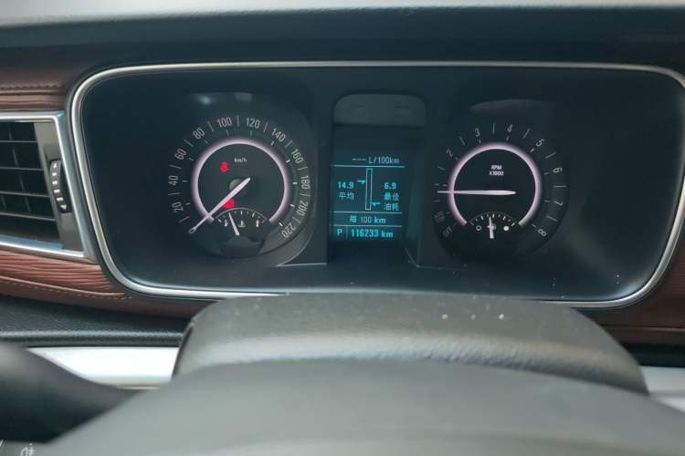 Used Buick GL8 2017 25S Comfort Version China V Standard Odometer Close Up