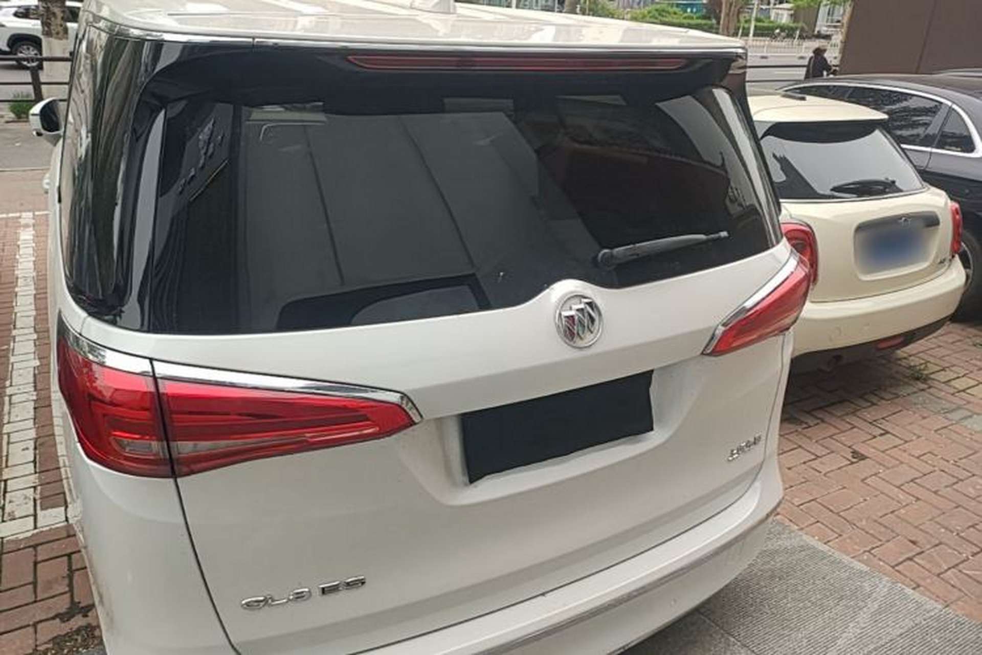Used Buick GL8 2017 ES 28T Premium Version China V Standard Rear