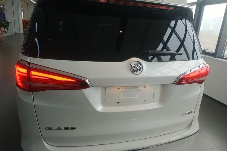 Used Buick GL8 2017 ES 28T Comfort Model China V Standard Rear