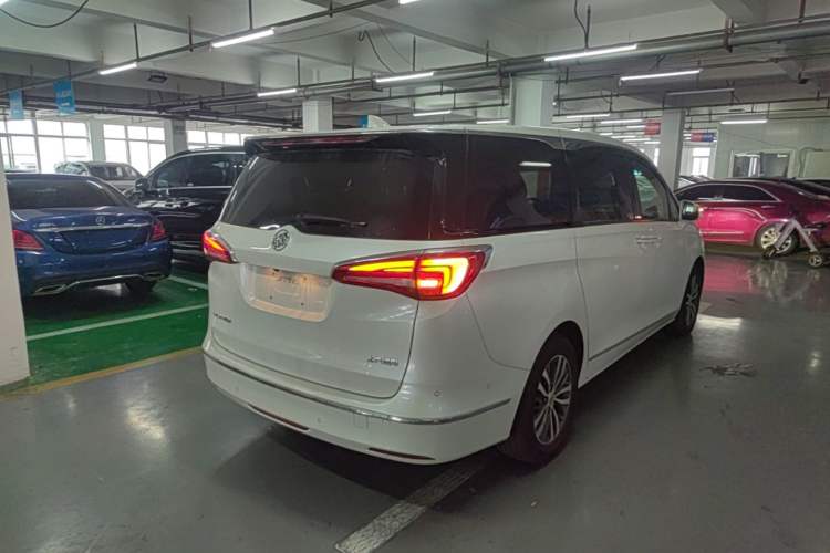 Used Buick GL8 2017 ES 28T Flagship Model China V Standard Rear Right 45 Deg