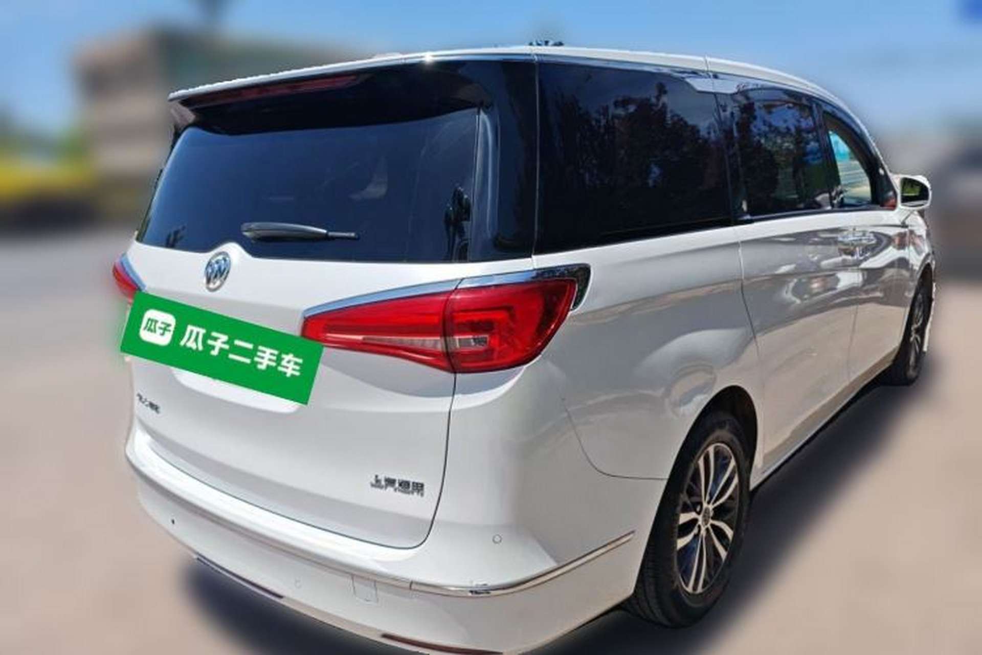 Used Buick GL8 2017 ES 28T Luxury Model China V Standard Rear Right 45 Deg