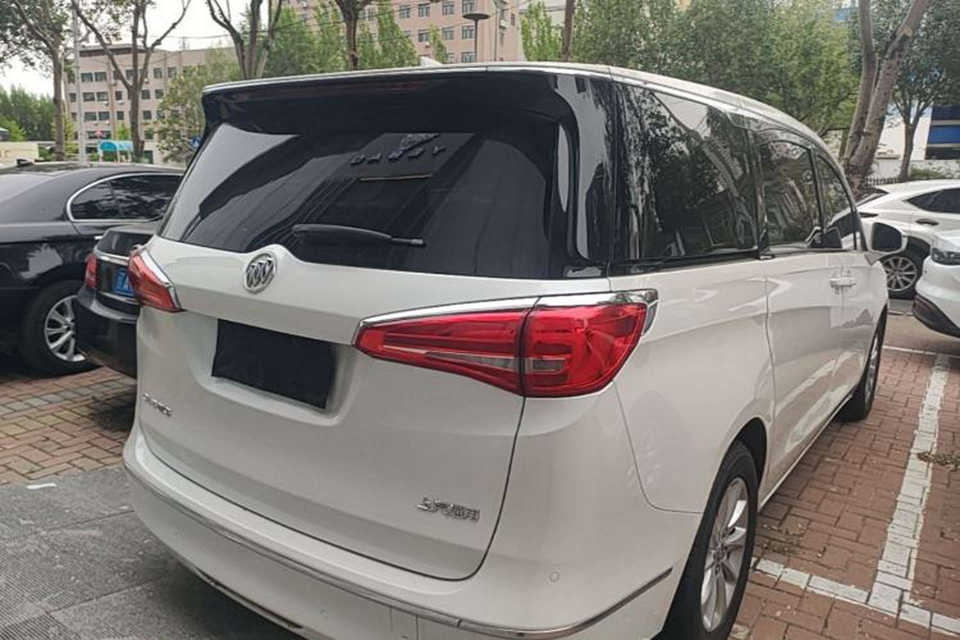 Used Buick GL8 2017 ES 28T Premium Version China V Standard Rear Right 45 Deg