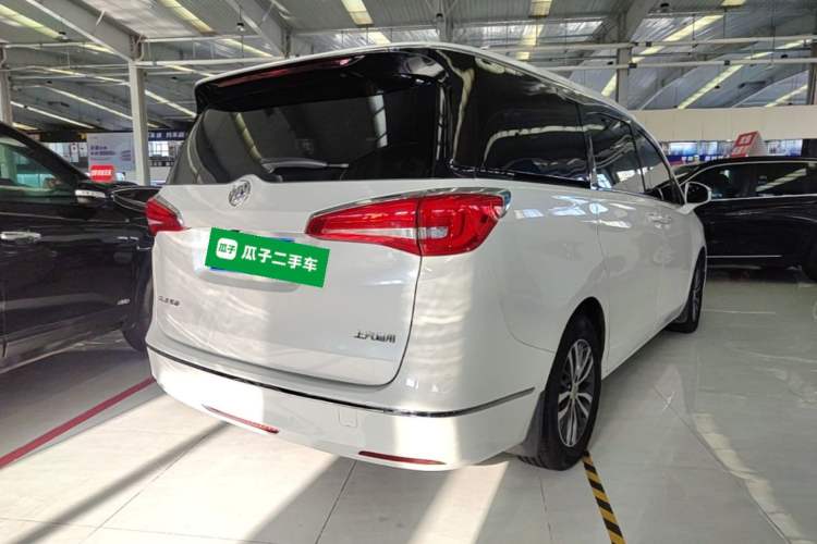 Used Buick GL8 2017 ES 28T Luxury Model China V Standard Rear Right 45 Deg