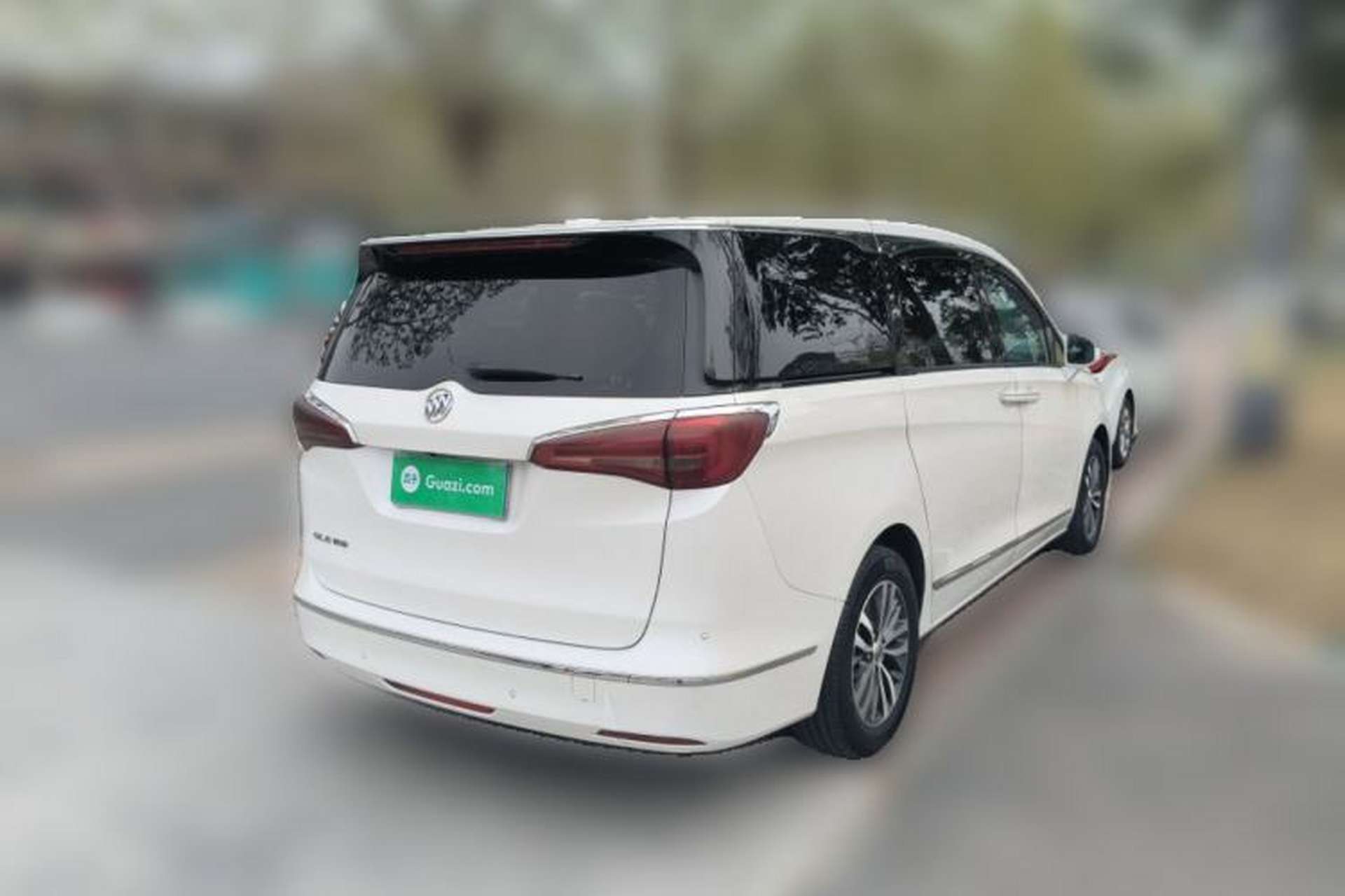 Used Buick GL8 2017 ES 28T Luxury Model China V Standard Rear Right 45 Deg