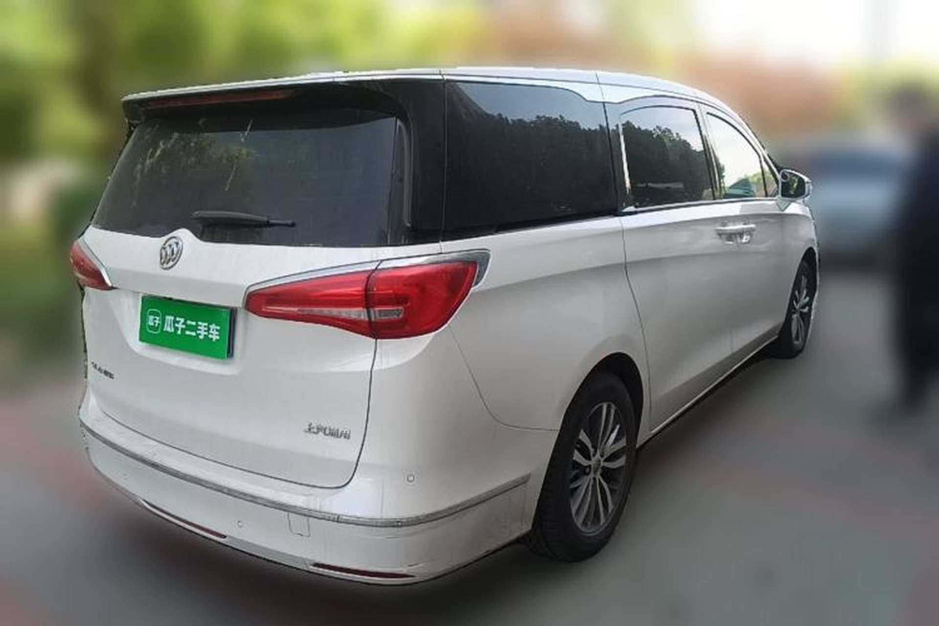 Used Buick GL8 2017 ES 28T Luxury Model China V Standard Rear Right 45 Deg