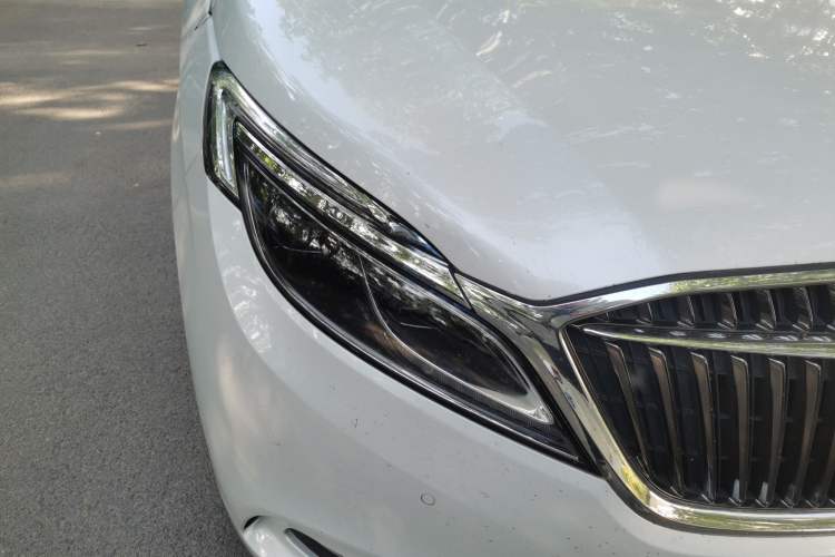 Used Buick GL8 2017 ES 28T Flagship Model China V Standard Right Front Headlight