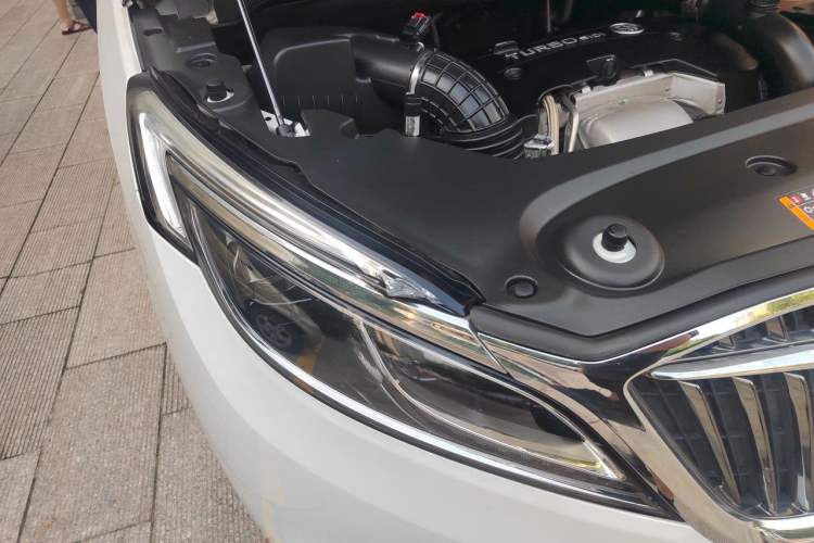Used Buick GL8 2017 ES 28T Luxury Model China V Standard Right Front Headlight
