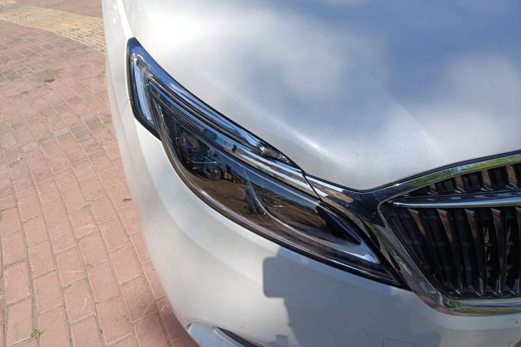 Used Buick GL8 2017 ES 28T Luxury Model China V Standard Right Front Headlight