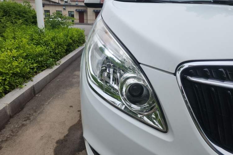 Used Buick GL8 2017 25S Comfort Version China V Standard Right Front Headlight