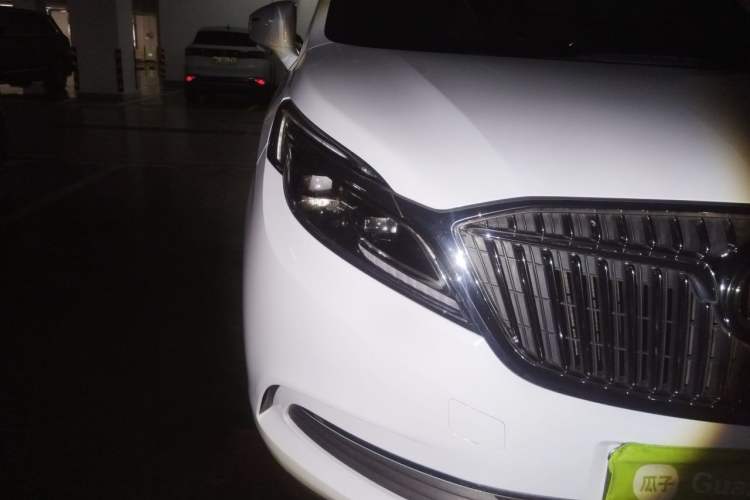 Used Buick GL8 2017 ES 28T Flagship Model China V Standard Right Front Headlight