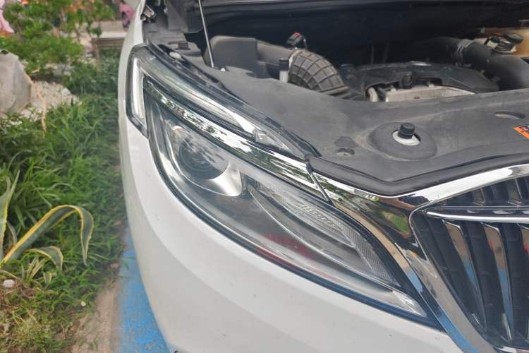 Used Buick GL8 2017 ES 28T Comfort Model China V Standard Right Front Headlight