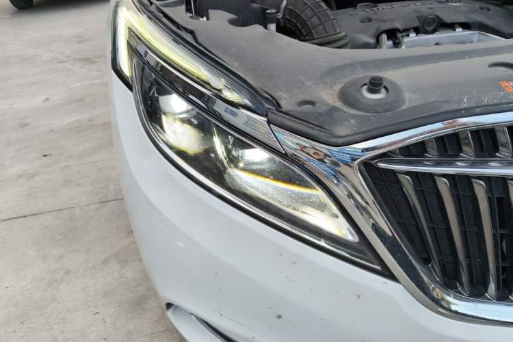 Used Buick GL8 2017 ES 28T Luxury Model China V Standard Right Front Headlight