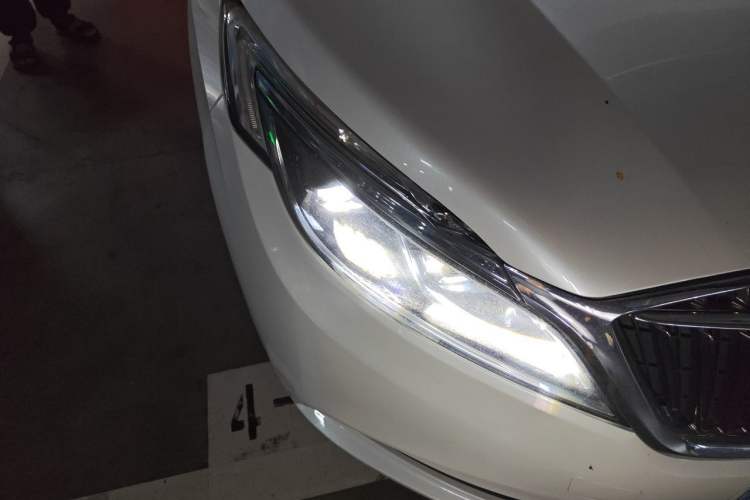 Used Buick GL8 2017 ES 28T Luxury Model China V Standard Right Front Headlight
