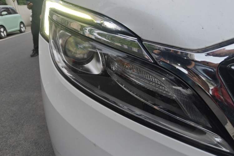 Used Buick GL8 2017 ES 28T Comfort Model China V Standard Right Front Headlight