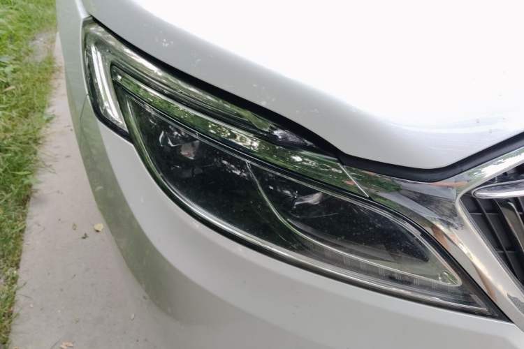 Used Buick GL8 2017 ES 28T Premium Version China V Standard Right Front Headlight