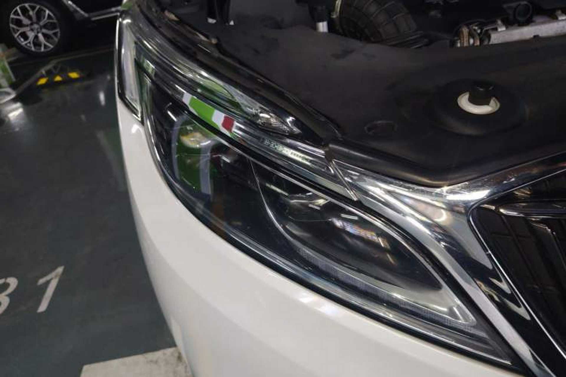 Used Buick GL8 2017 ES 28T Flagship Model China V Standard Right Front Headlight