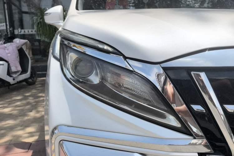 Used Buick GL8 2017 ES 28T Comfort Model China V Standard Right Front Headlight