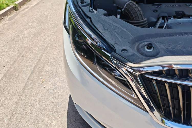 Used Buick GL8 2017 ES 28T Luxury Model China V Standard Right Front Headlight