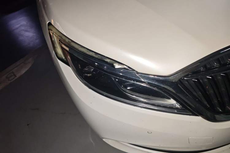 Used Buick GL8 2017 ES 28T Flagship Model China V Standard Right Front Headlight