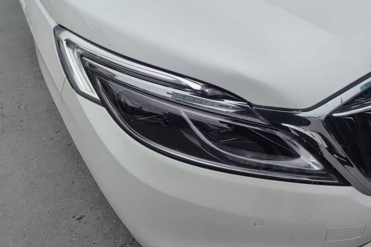 Used Buick GL8 2017 ES 28T Flagship Model China V Standard Right Front Headlight