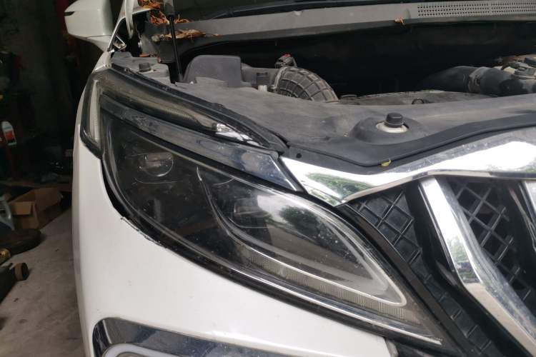 Used Buick GL8 2017 ES 28T Flagship Model China V Standard Right Front Headlight