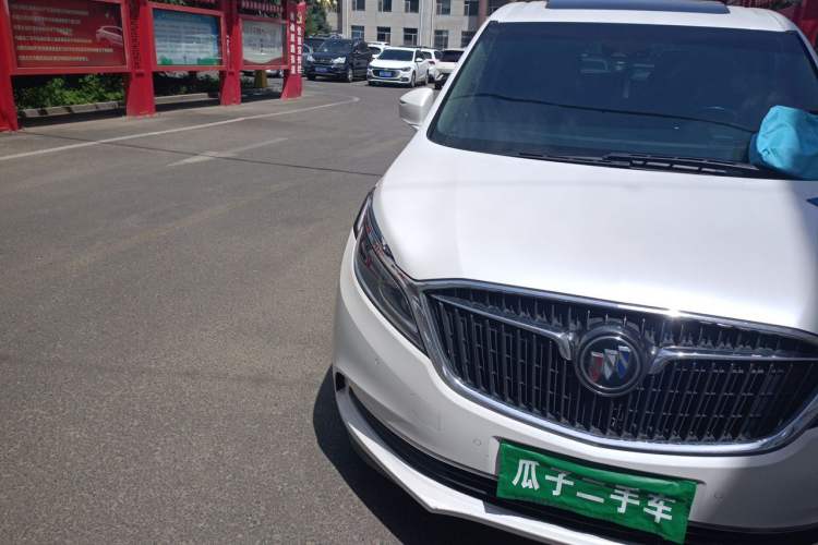 Used Buick GL8 2017 ES 28T Flagship Model China V Standard Right Front Headlight