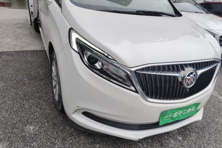 Used Buick GL8 2017 ES 28T Comfort Model China V Standard Right Front Headlight