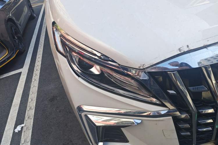 Used Buick GL8 2017 ES 28T Comfort Model China V Standard Right Front Headlight