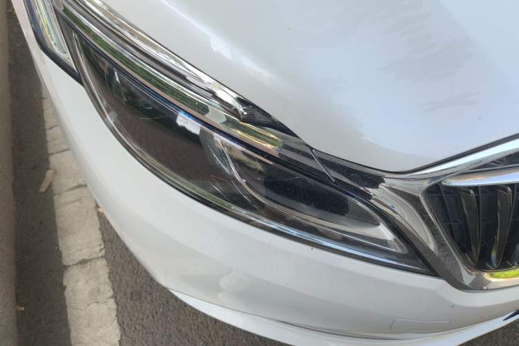 Used Buick GL8 2017 ES 28T Luxury Model China V Standard Right Front Headlight