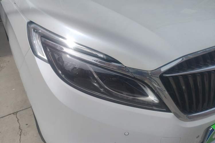 Used Buick GL8 2017 ES 28T Flagship Model China V Standard Right Front Headlight