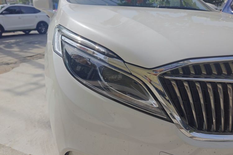Used Buick GL8 2017 ES 28T Luxury Model China V Standard Right Front Headlight