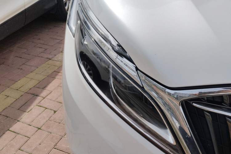 Used Buick GL8 2017 ES 28T Luxury Model China V Standard Right Front Headlight