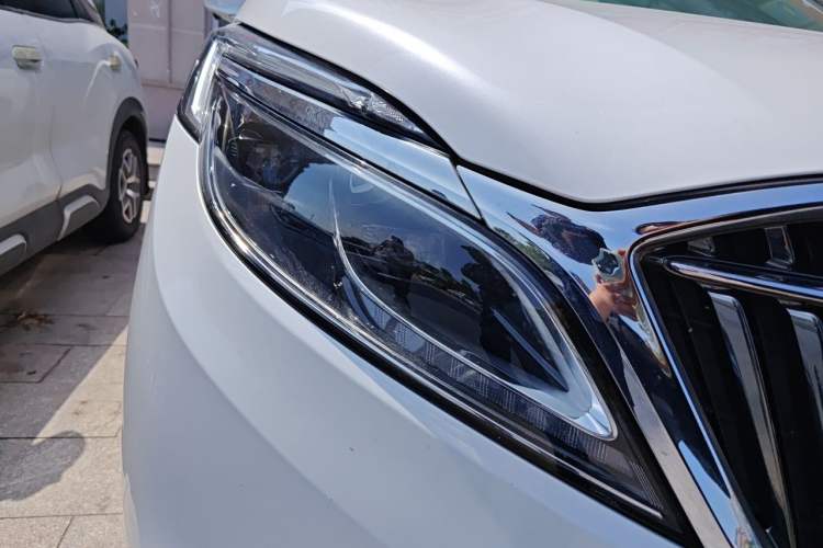 Used Buick GL8 2017 ES 28T Premium Version China V Standard Right Front Headlight
